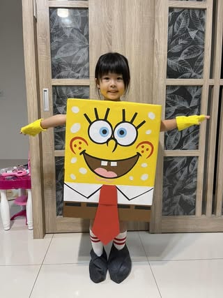 是誰住在深海的大鳳梨裡～海綿寶寶-「紙箱變裝大賽」人氣王投票