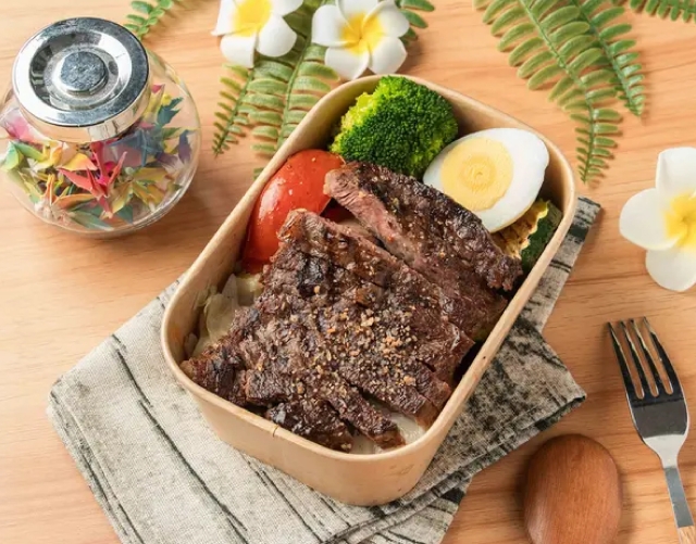 食30-1 野烤蒜香菲力牛排餐盒-2026 臺中市政府青年創業品牌推廣計畫-十大新創之星網路票選
