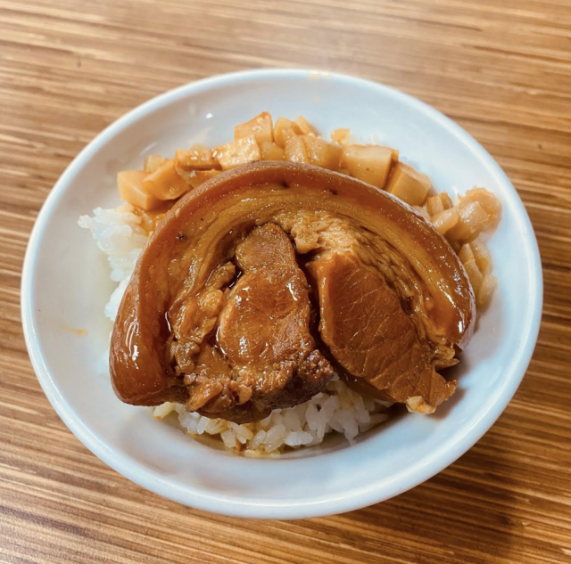 涼師父麻辣鴨血豆腐(台中北屯總站店)-「2026年十大模飯米料理」網路票選活動